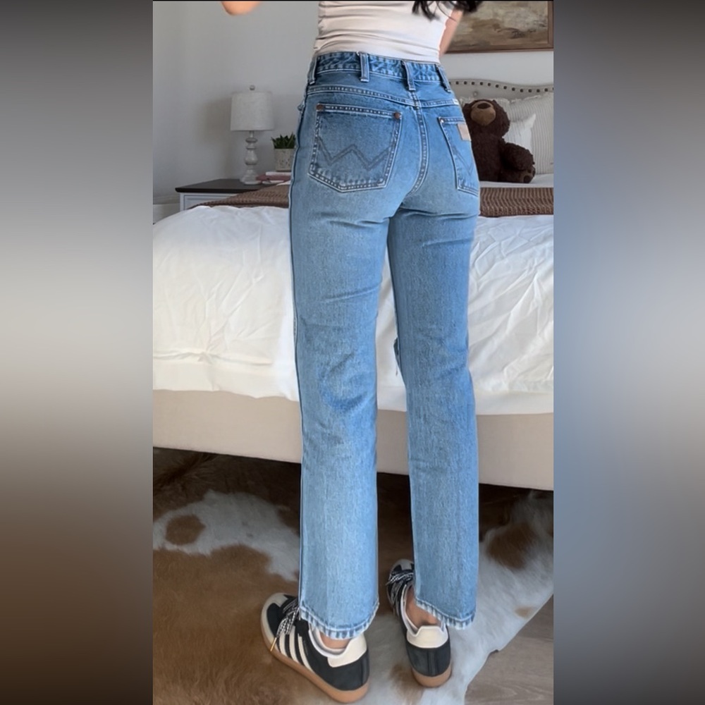 Wrangler Light Blue Straight Leg Women's Jeans